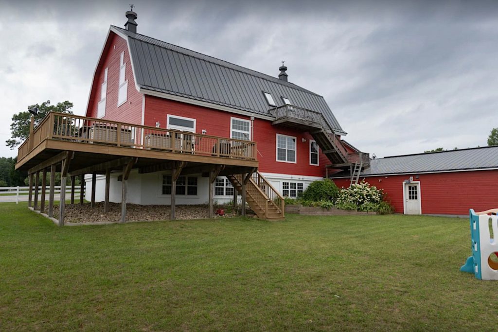Photo of a Wisconsin VRBO that used to be barn